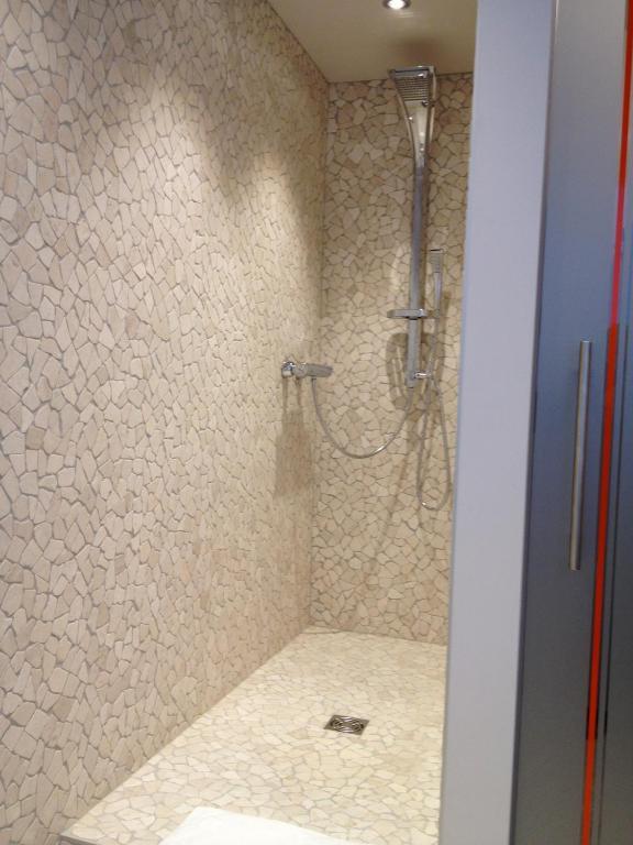 Guesthouse Au Coin De La Rue Malmedy Ngoại thất bức ảnh