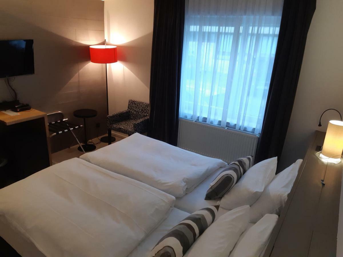 Guesthouse Au Coin De La Rue Malmedy Ngoại thất bức ảnh